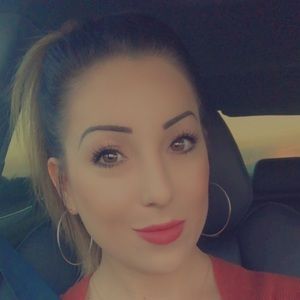 Meet your Posher, Nina